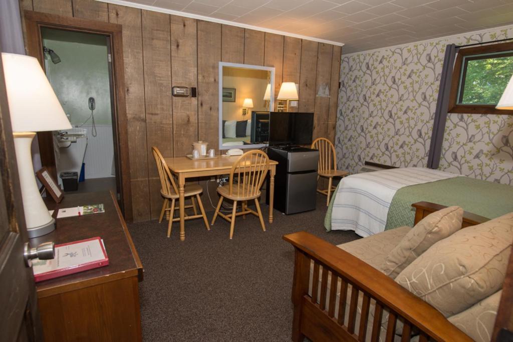 Wiscasset Woods Lodge Bagian luar foto