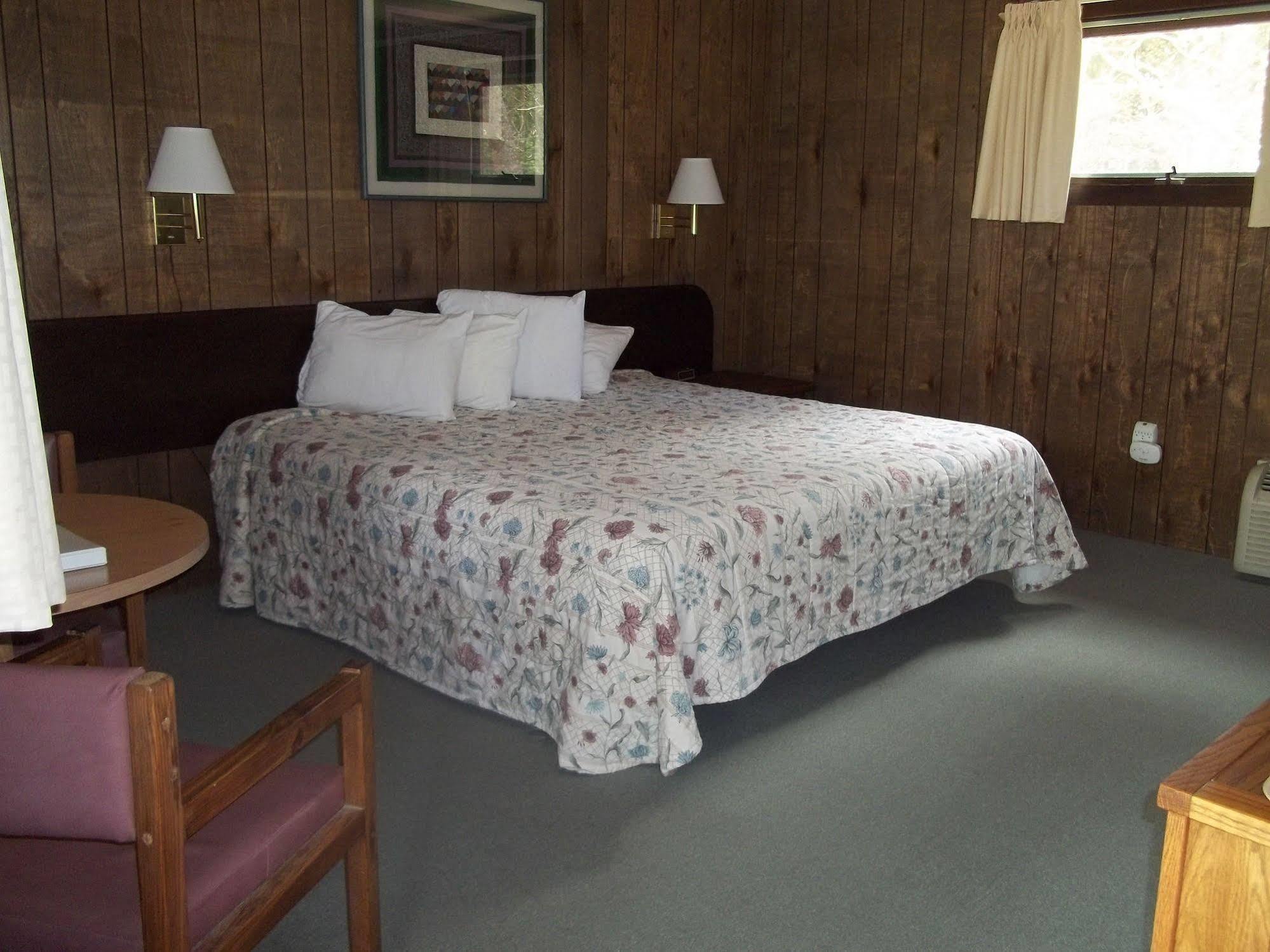 Wiscasset Woods Lodge Bagian luar foto